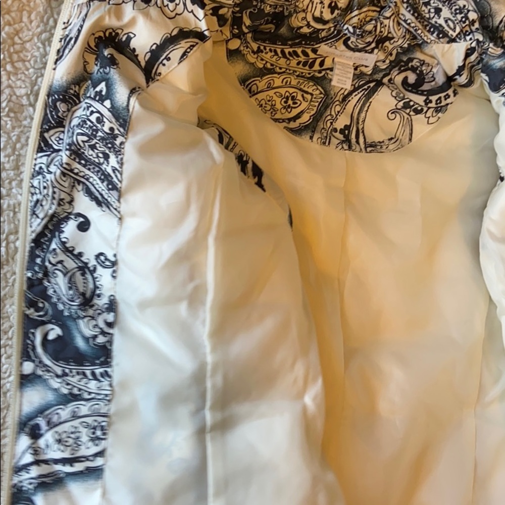 Like new Vest - Picture 4 of 4